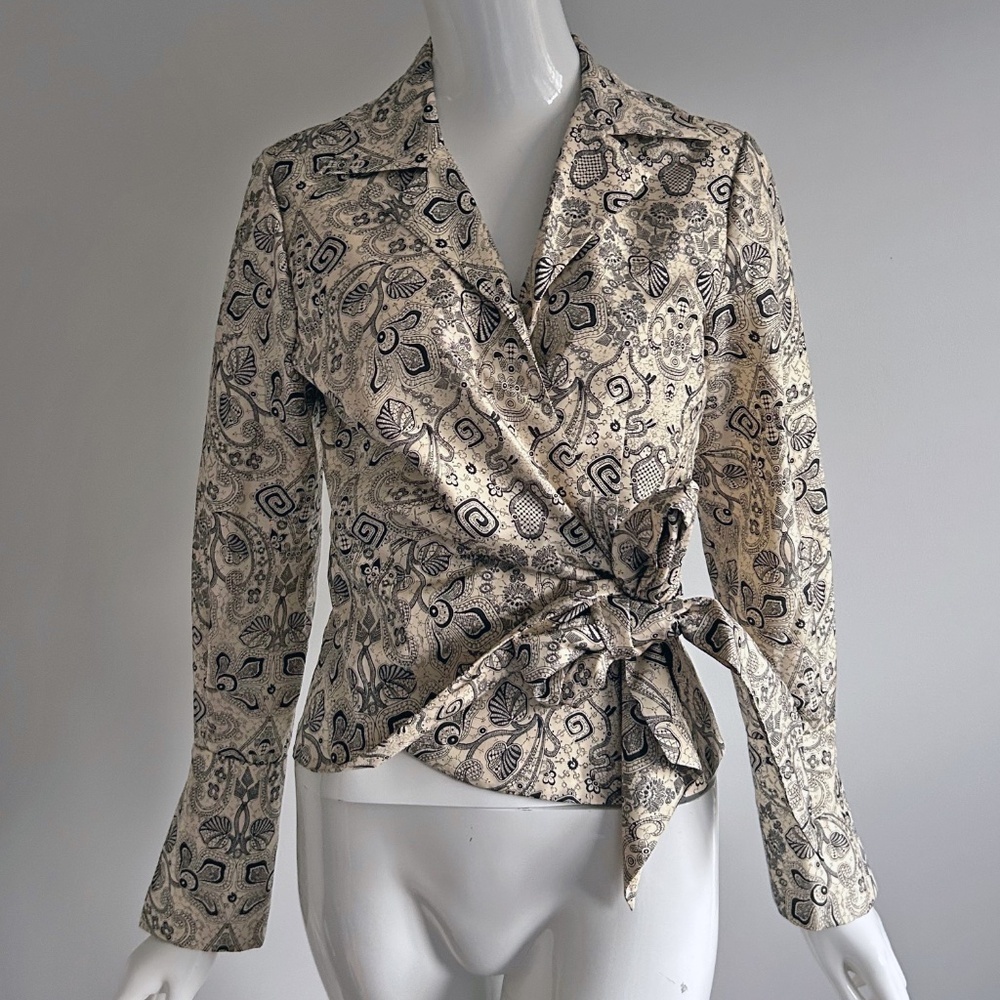 Jones New York wraparound Silk blouse, black and beige, long sleeve, size 10P